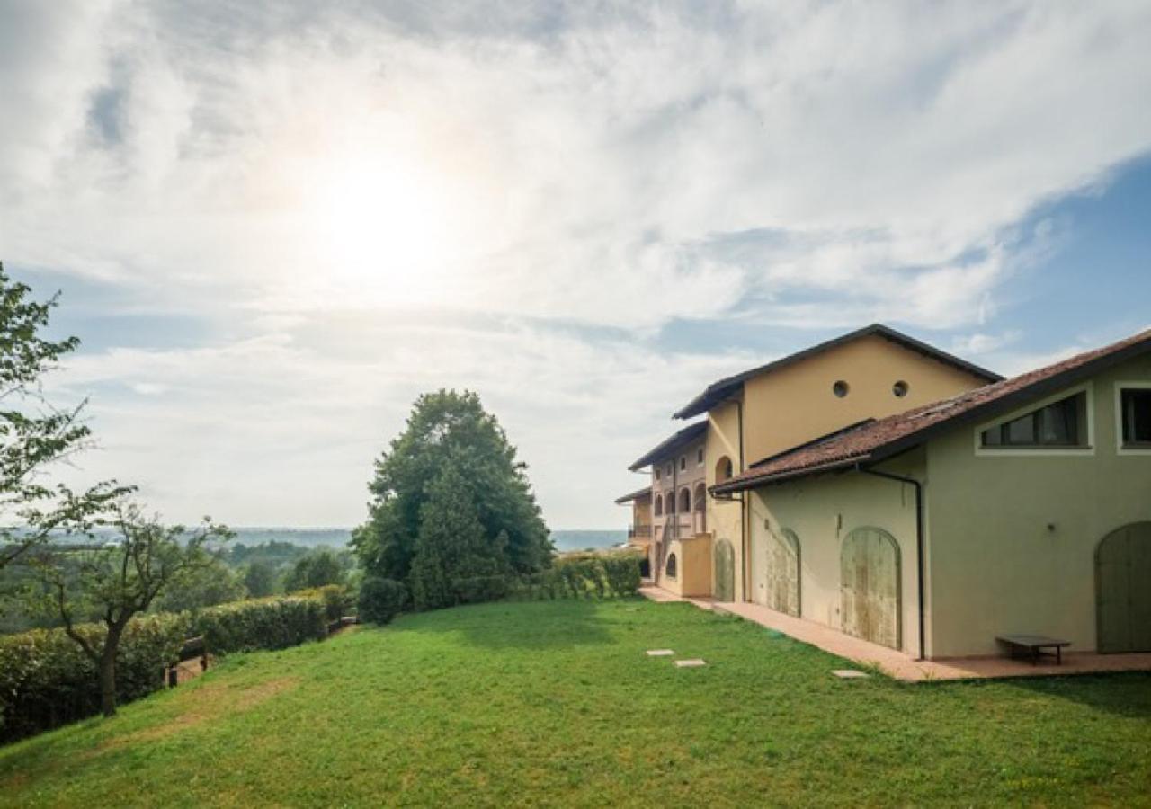 Appartamento Charming Loft Golf Club Barolo Novello Esterno foto